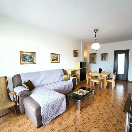 Bellavista Apartment *